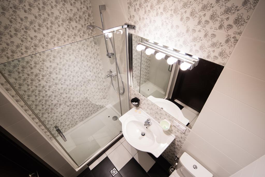 Central Hotel Lviv Room photo